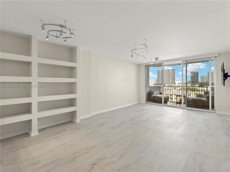 Comprar apartamento en Coral Isle East 904