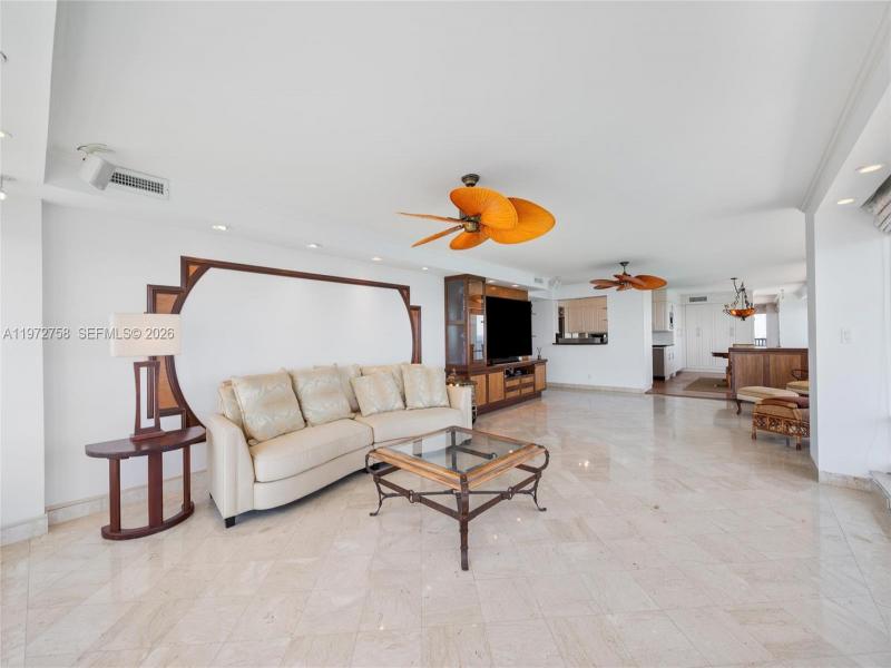 Condo for sale at Point of Americas 3009-10
