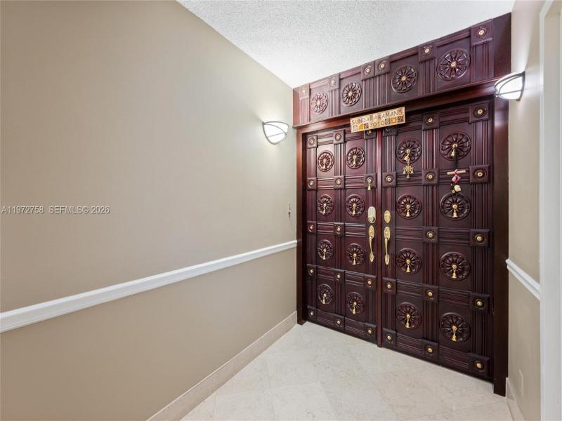 Condo for sale at Point of Americas 3009-10
