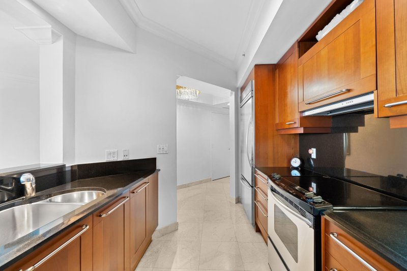 Condo for sale at Las Olas River House 2308