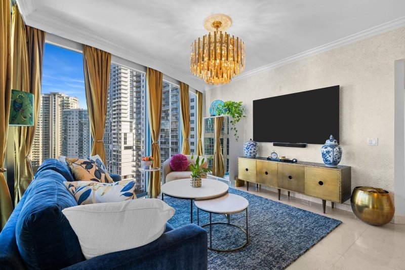 Condo for sale at Las Olas River House 2308