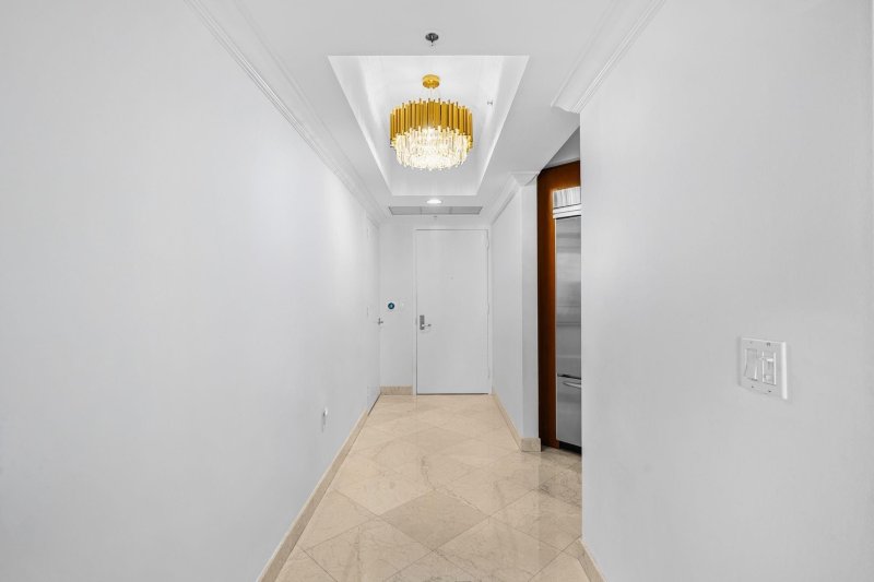 Condo for sale at Las Olas River House 2308