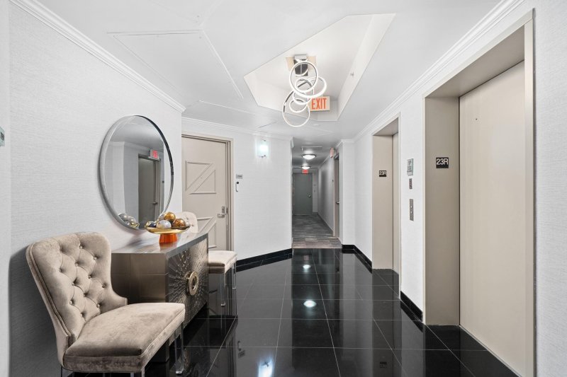 Condo for sale at Las Olas River House 2308
