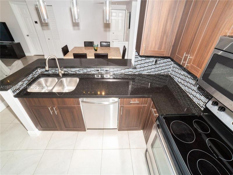 Comprar apartamento en Porto Bellagio 1802