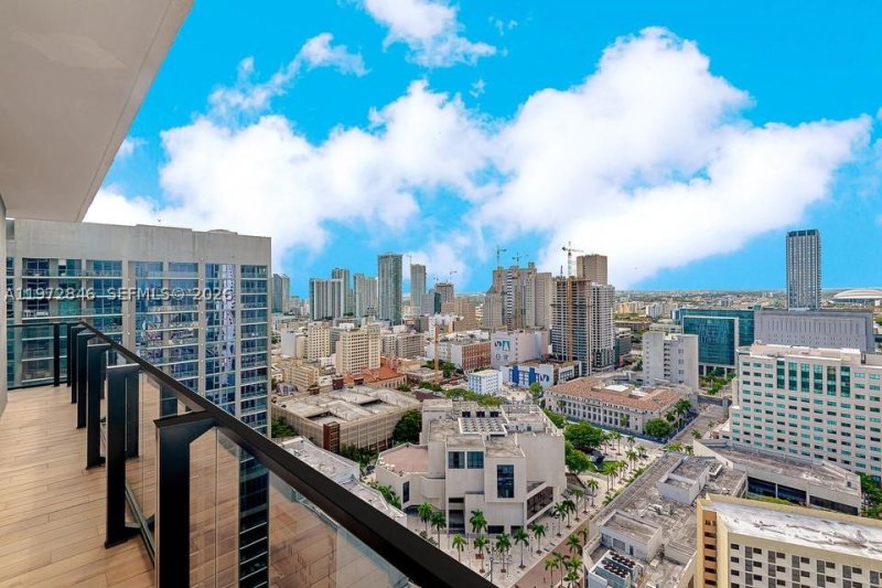 Comprar apartamento en The Elser Hotel and Residences 2418