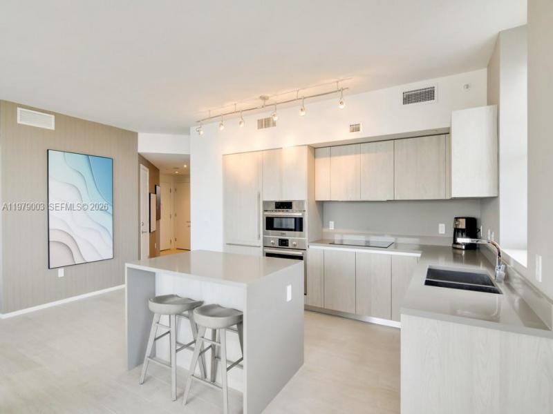Condo for sale at Hyde Beach House R1402