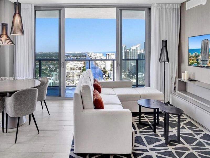 Hyde Beach House Apt #R1402