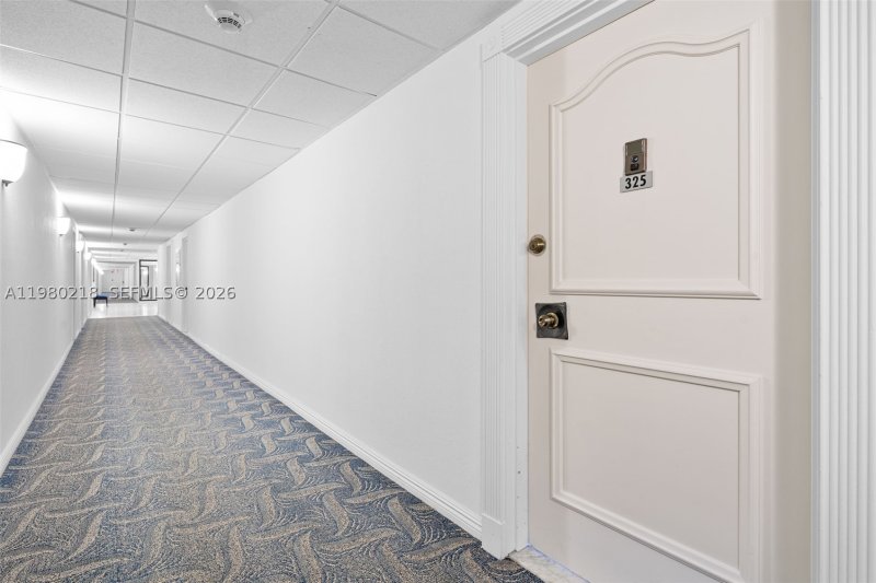 Condo for sale at Arlen House 325