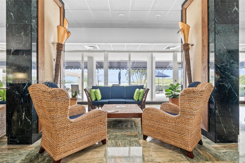 Condo for sale at Arlen House 325