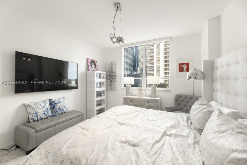 Apartment for rent at Courts Brickell Key 806