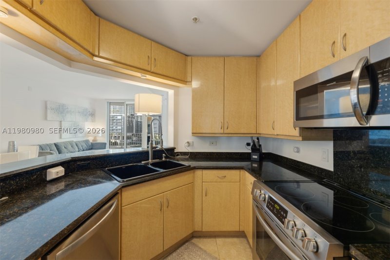 Apartment for rent at Courts Brickell Key 806