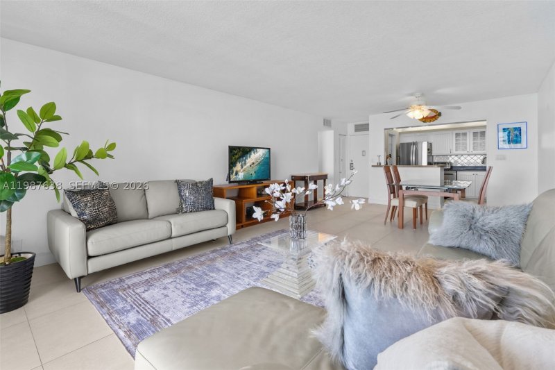 Condo for sale at Valencia at Quadomain 1102