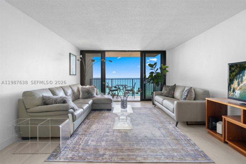 Condo for sale at Valencia at Quadomain 1102
