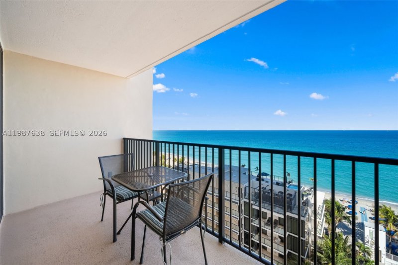 Condo for sale at Valencia at Quadomain 1102