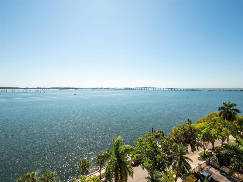 Comprar apartamento en Bayshore Place 1003A