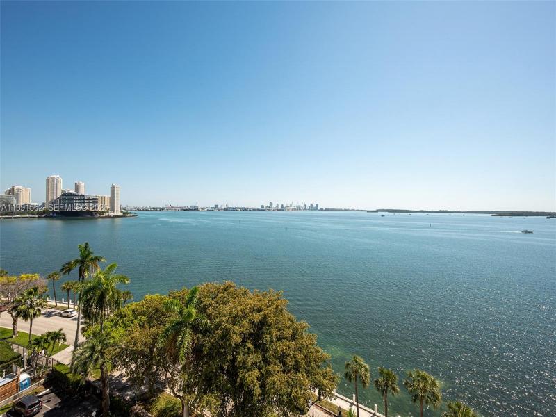 Comprar apartamento en Bayshore Place 1003A