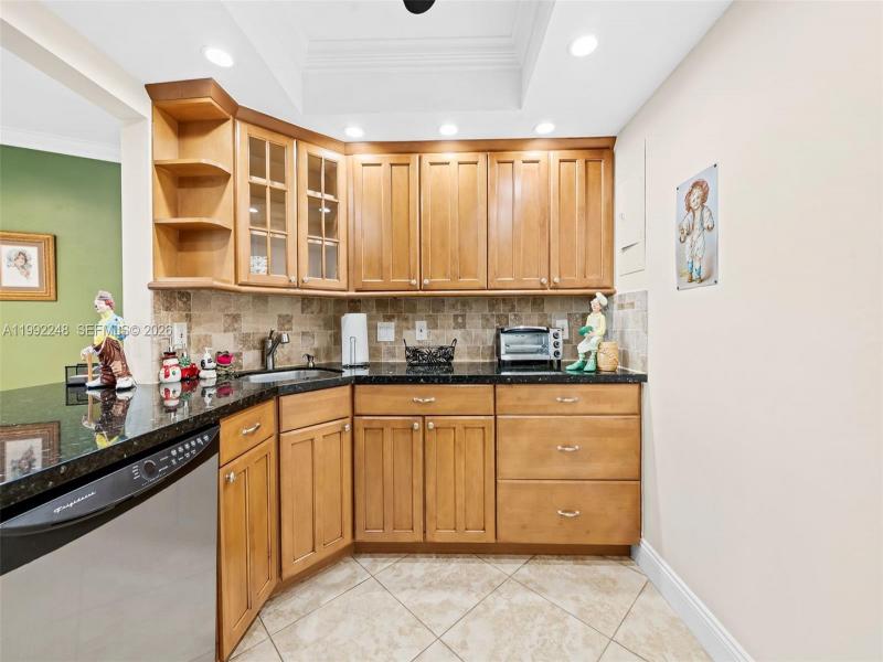 Condo for sale at Royal Ambassador 612