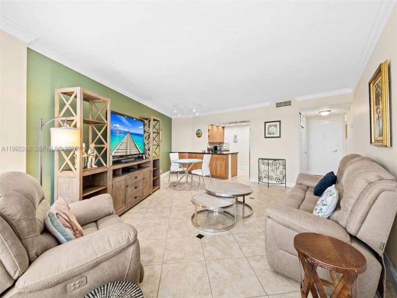 Condo for sale at Royal Ambassador 612