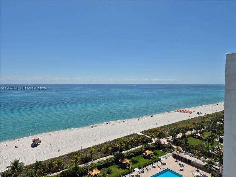 Comprar apartamento no Mirasol Ocean Towers 1910
