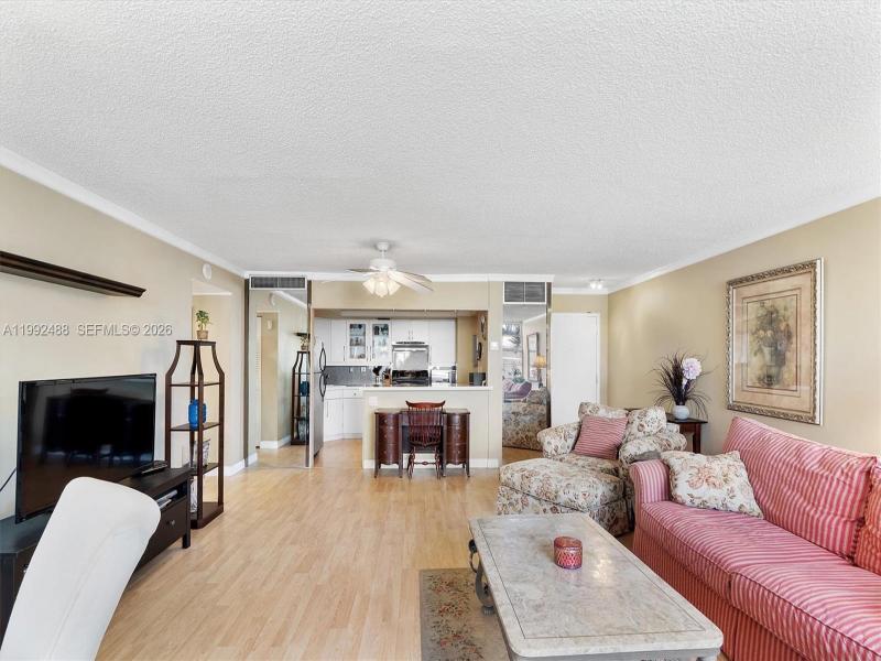 Comprar apartamento en Bayview Towers B111