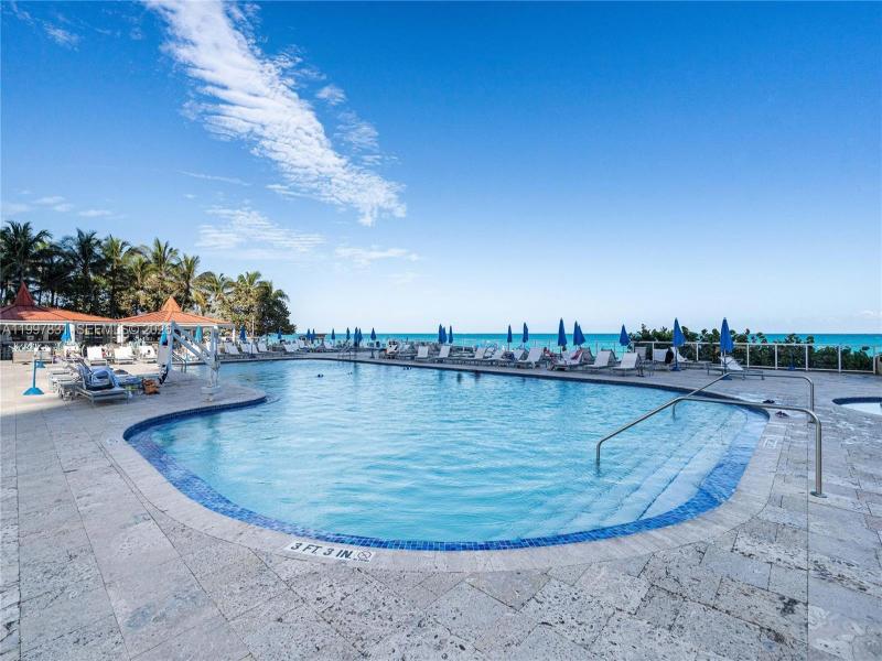 Condo for sale at Aventura Beach Club 324