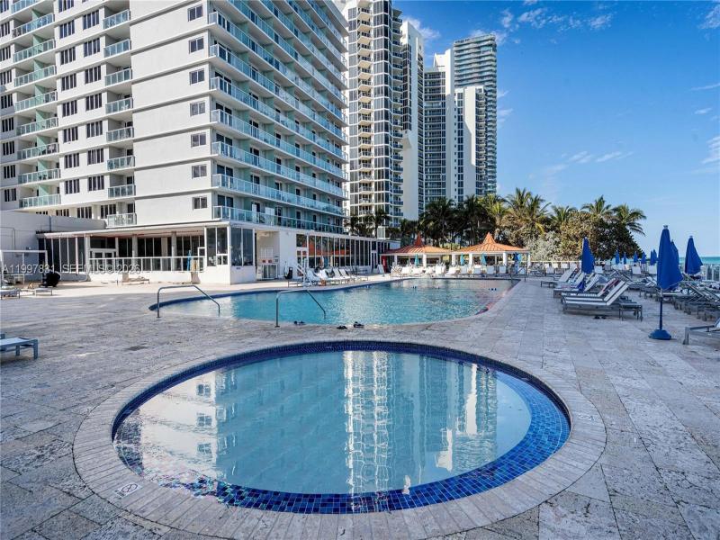 Condo for sale at Aventura Beach Club 324