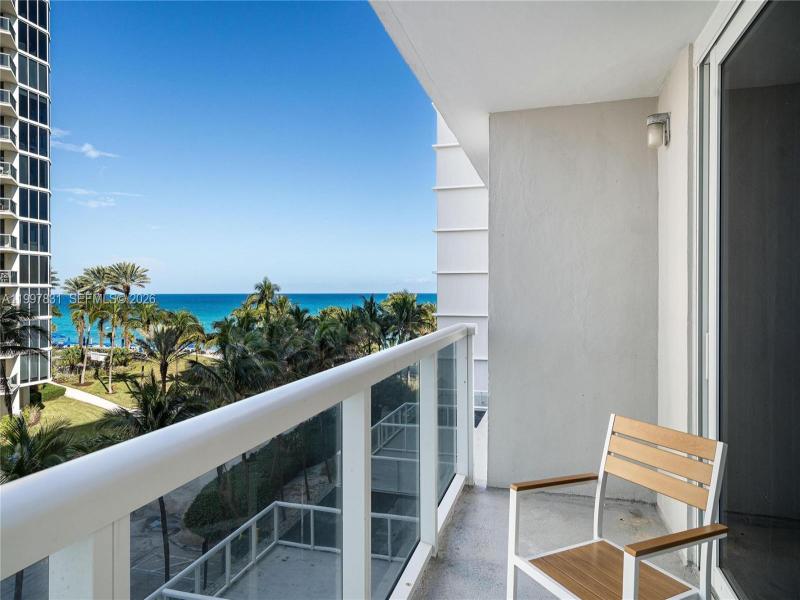 Condo for sale at Aventura Beach Club 324