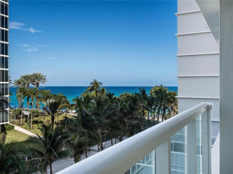 Condo for sale at Aventura Beach Club 324