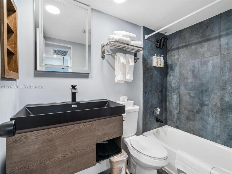Condo for sale at Aventura Beach Club 324