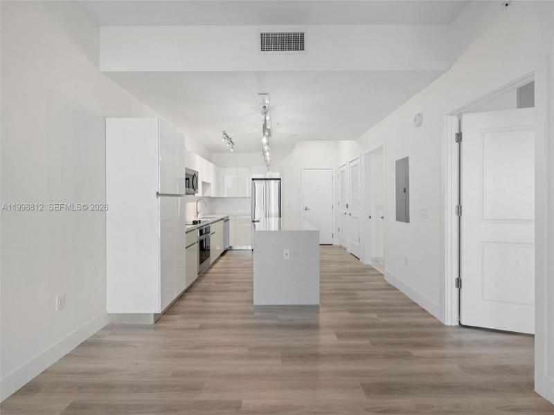Apartment for rent at Mondrian Hallandale 1004