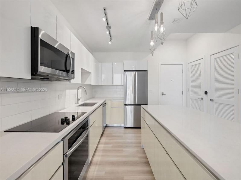 Apartment for rent at Mondrian Hallandale 1004