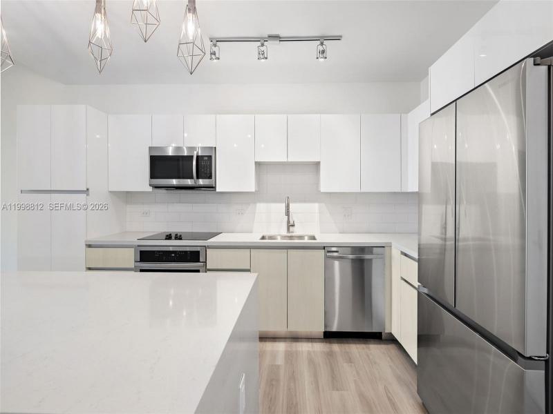 Apartment for rent at Mondrian Hallandale 1004