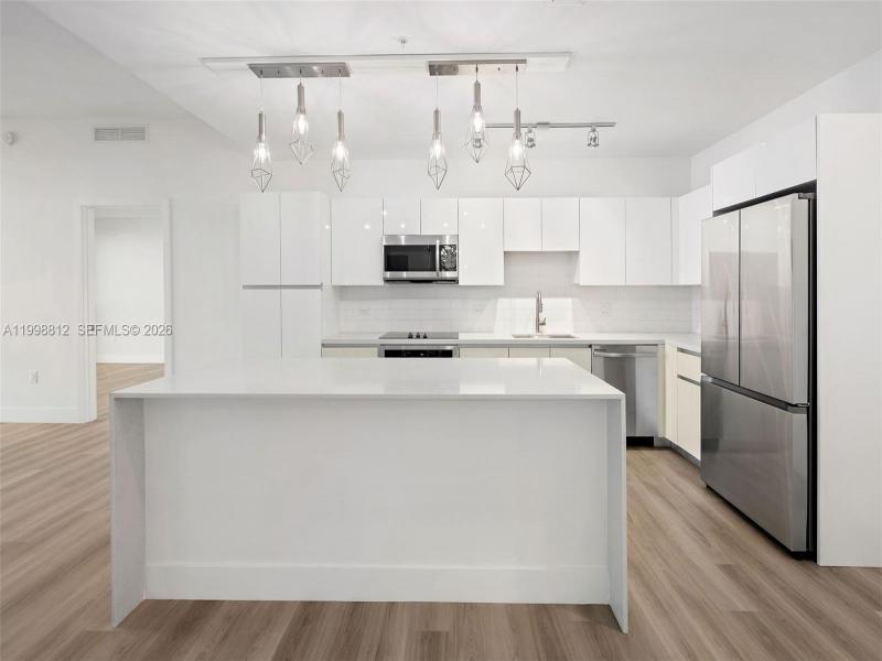 Apartment for rent at Mondrian Hallandale 1004