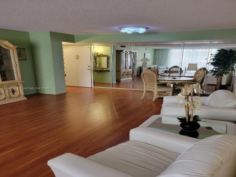 Condo for sale at Plaza Towers North 307