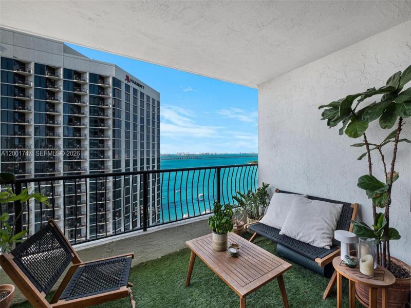 Condo for sale at The Venetia 26F