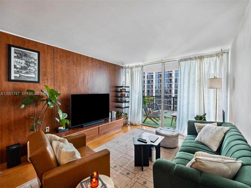The Venetia Apt #26F