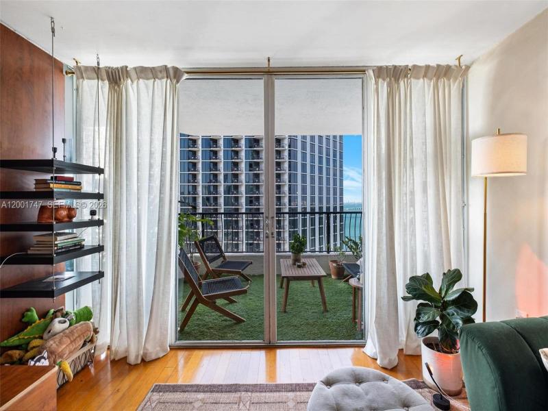 Condo for sale at The Venetia 26F