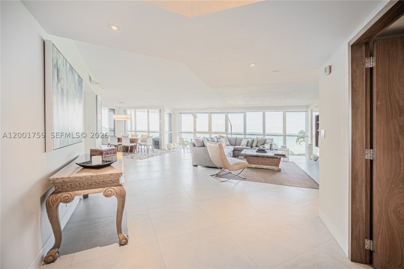 Condo for sale at Oceania 3 536
