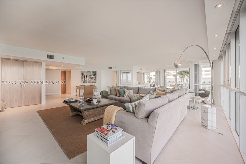 Condo for sale at Oceania 3 536