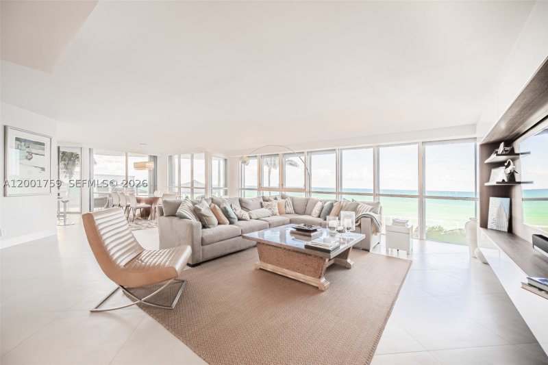 Condo for sale at Oceania 3 536