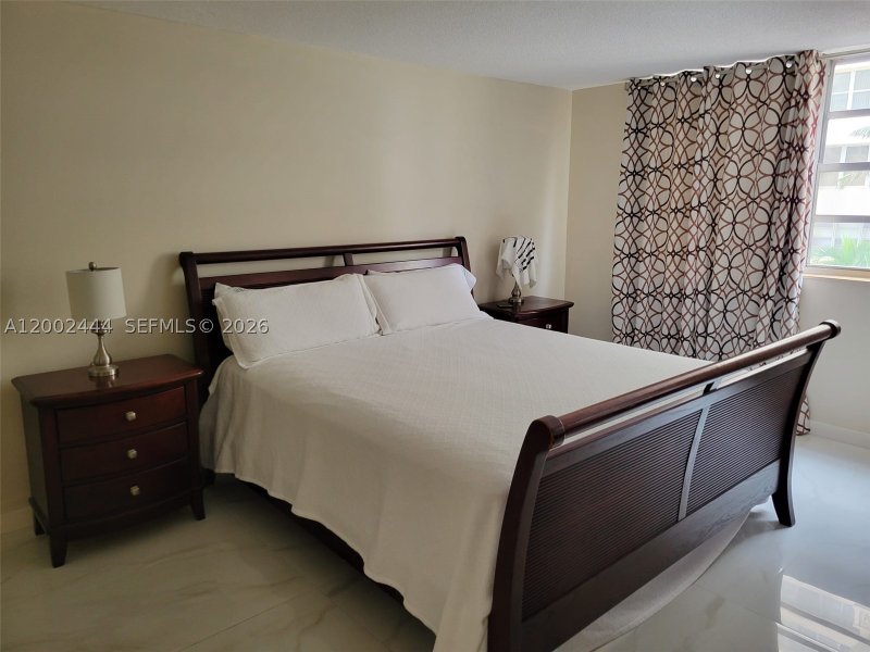 Condo for sale at Plaza Towers North 309
