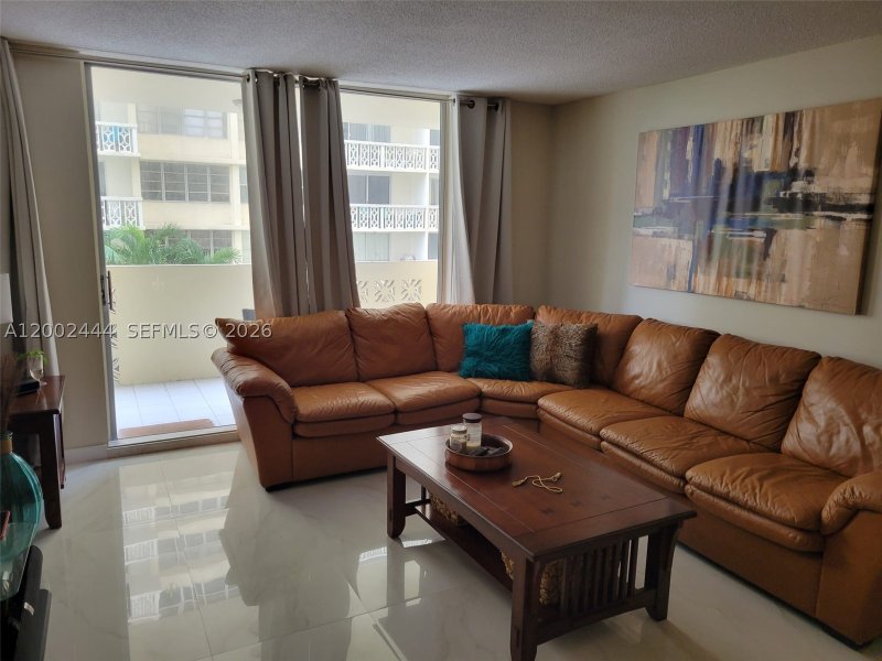 Condo for sale at Plaza Towers North 309
