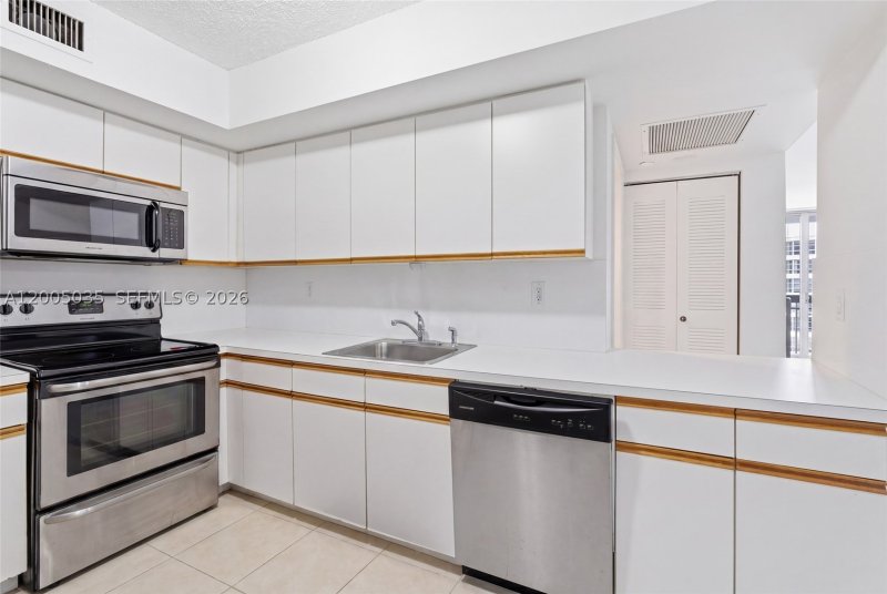 Apartment for rent at Mystic Pointe 100 604
