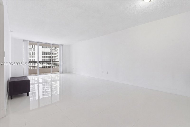 Apartment for rent at Mystic Pointe 100 604
