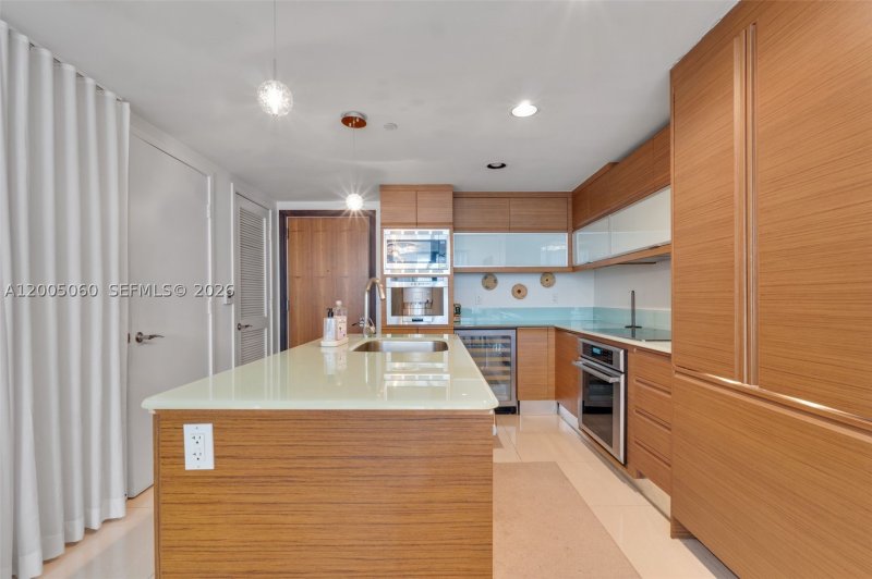 Apartment for rent at Mei Miami Beach Condo 604