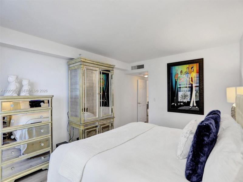 Condo for sale at The Wave Condo 415