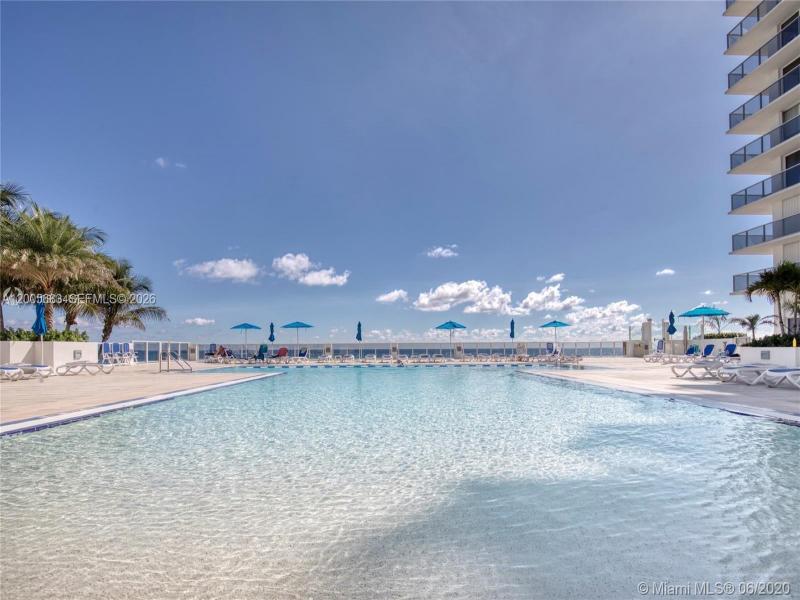 Condo for sale at Aquarius Towers 701N