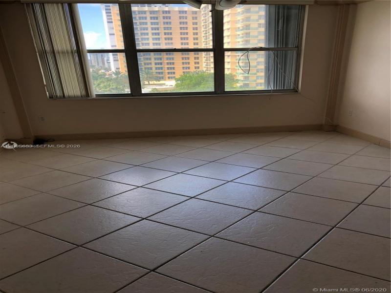 Condo for sale at Aquarius Towers 701N