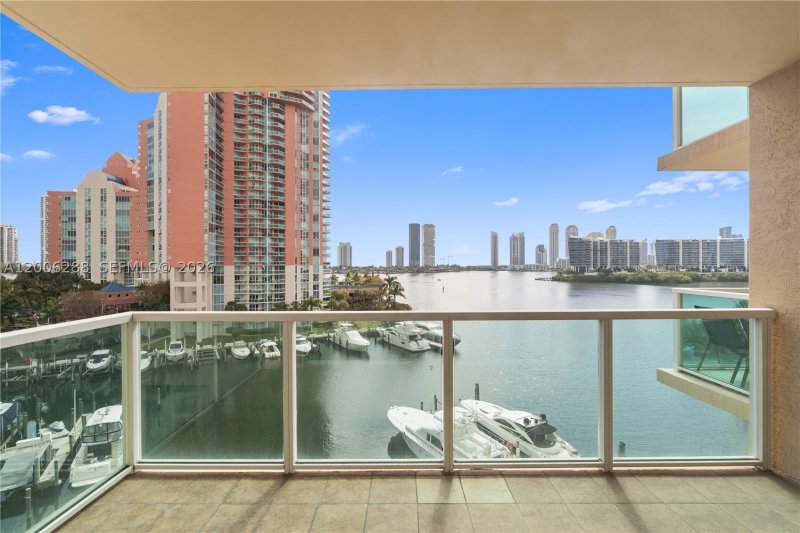 Aventura Marina II Apt #712