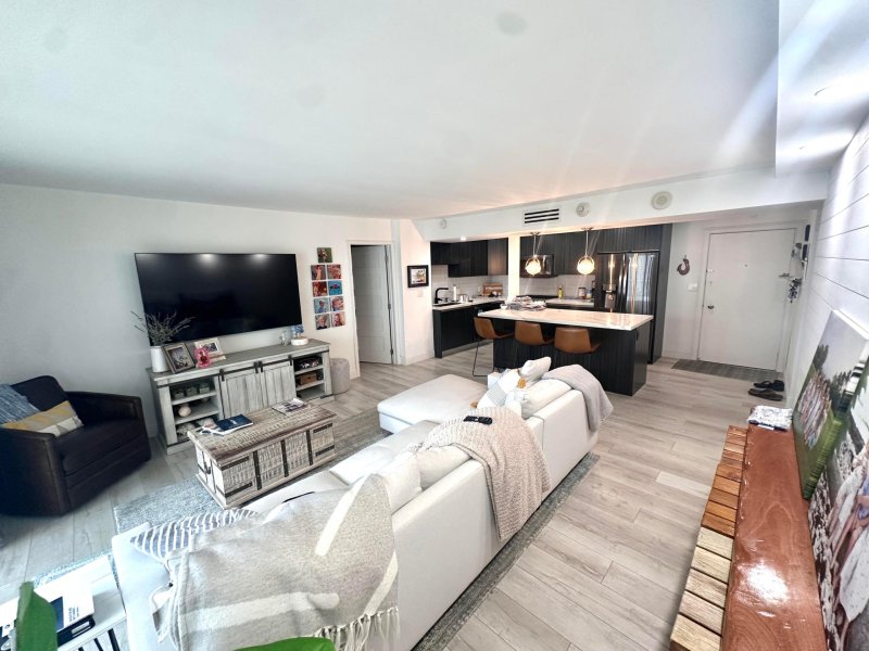 Condo for sale at The Venetian 1211